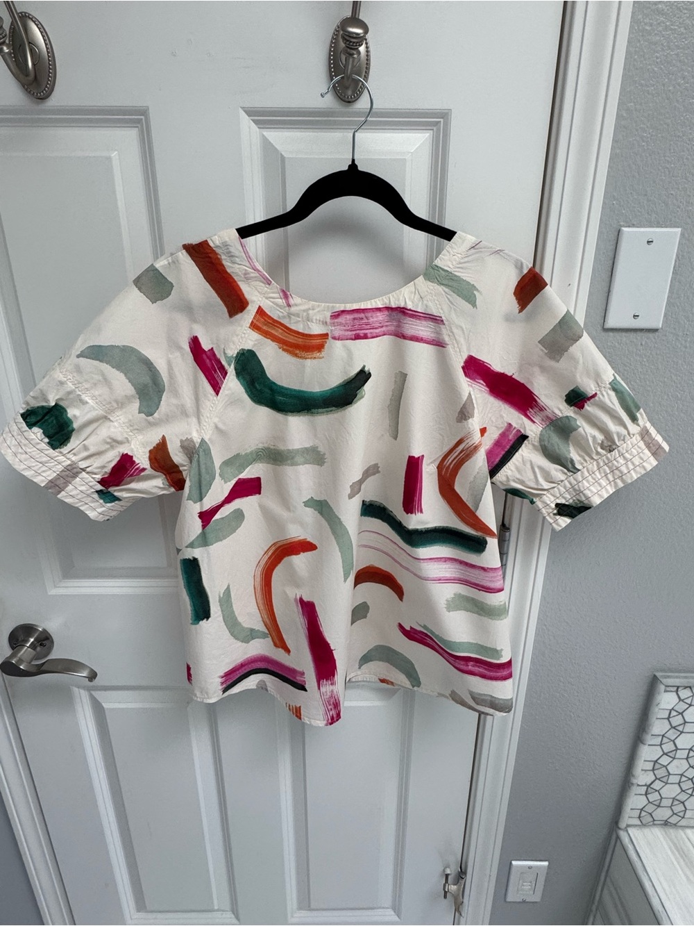 Anthropologie Short Sleeve Top with Multicolor Brushstroke Print size L